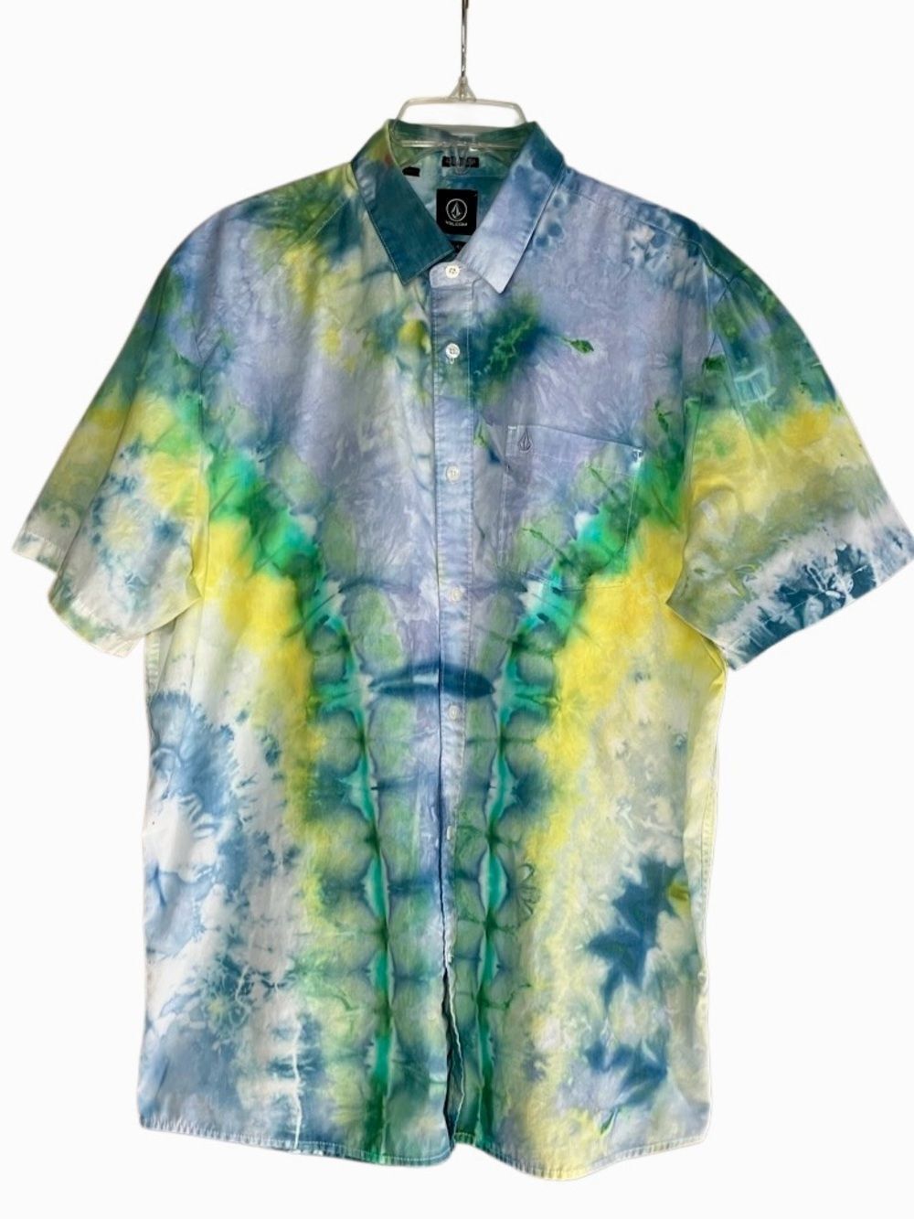Volcom Classic Fit Tie Dye Short Sleeve Shirt in Blue/Green/Yellow Men’s XL
